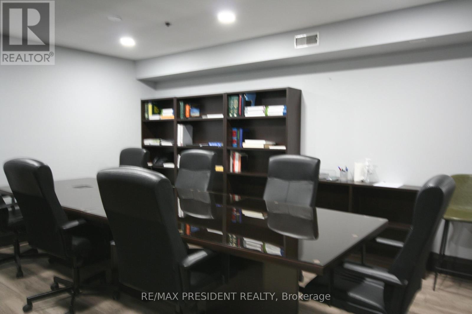 15 - 7955 Torbram Road Property Photo 12