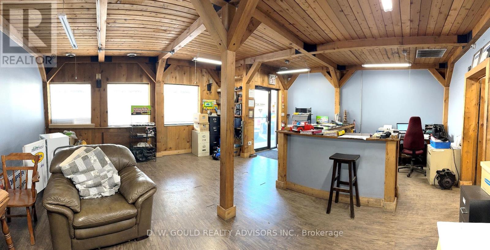 3 - 8060 Lawson Road Property Photo 18
