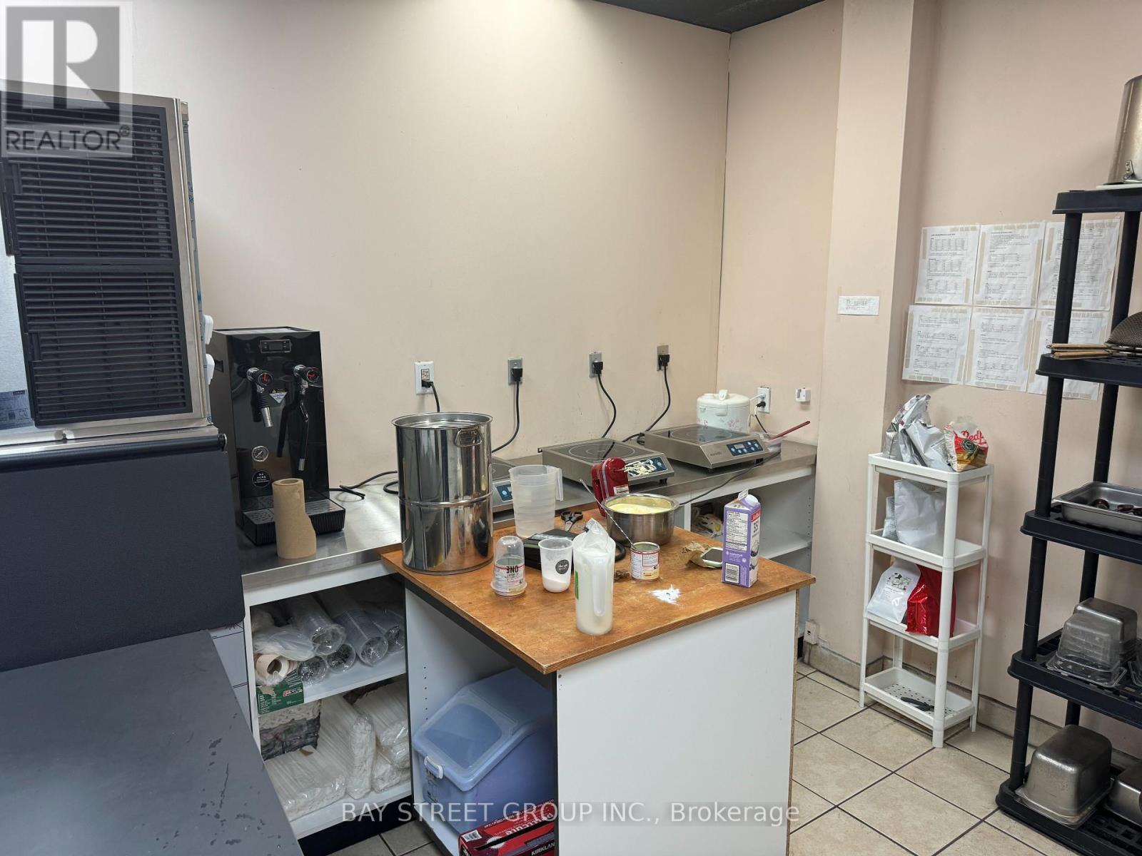2348a Lake Shore Boulevard W Property Photo 12