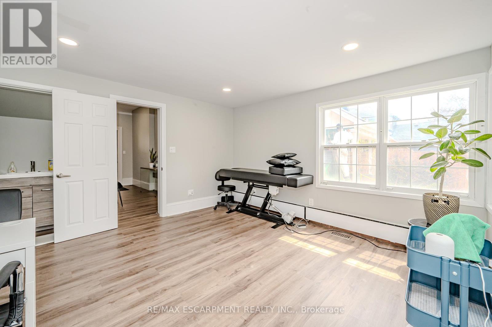 492 Locust Street Property Photo 10