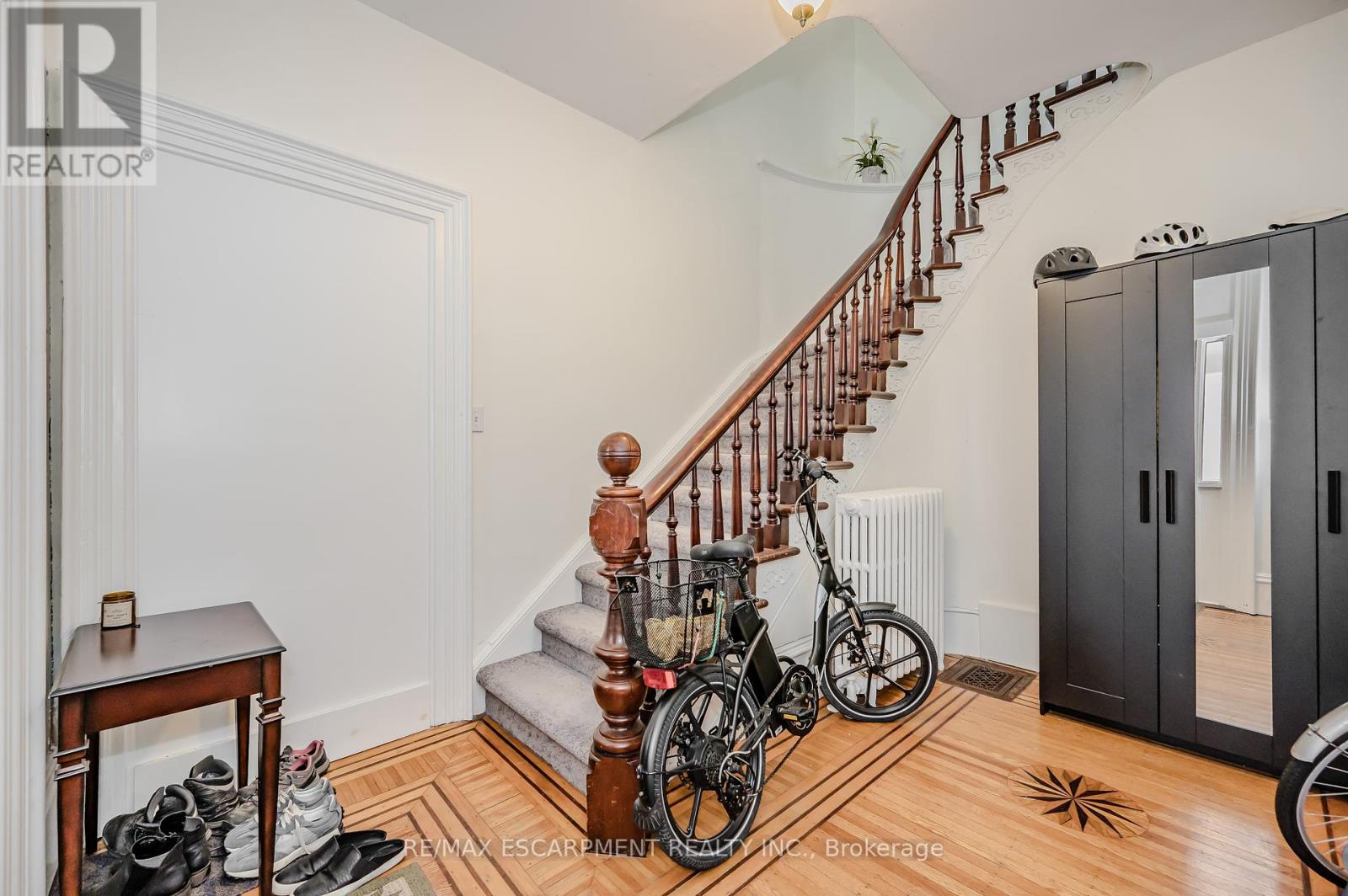 492 Locust Street Property Photo 16