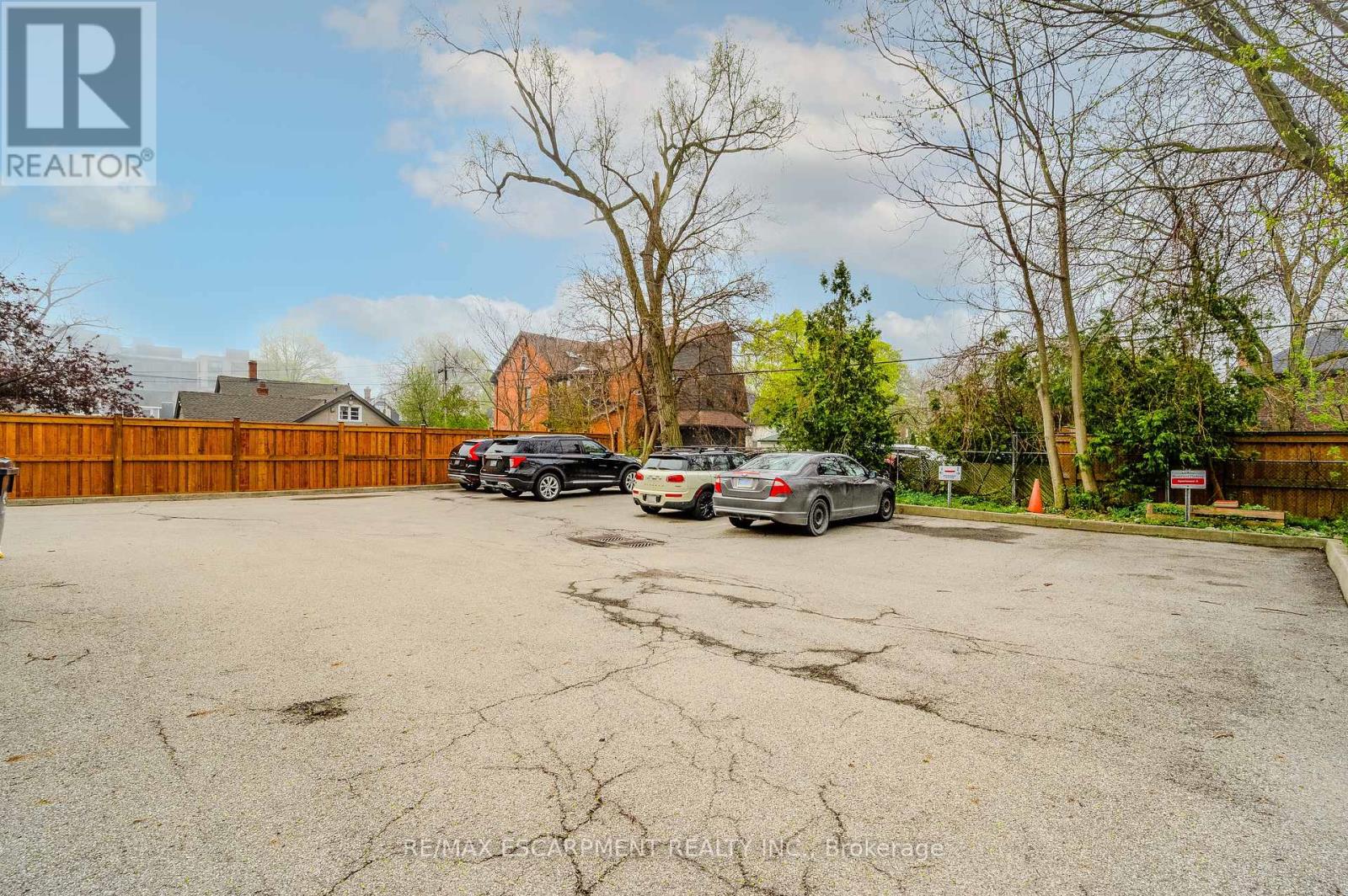492 Locust Street Property Photo 3