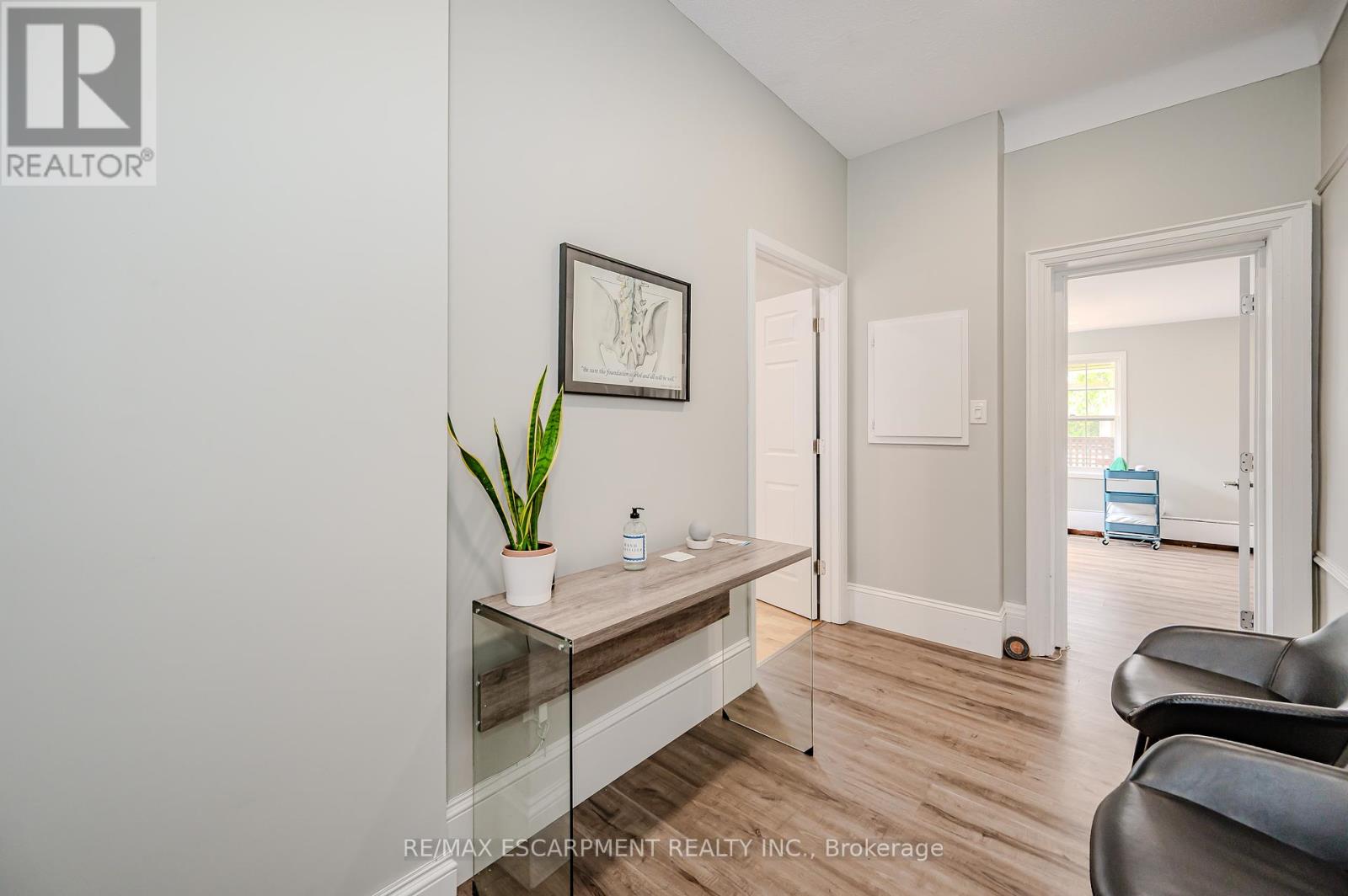 492 Locust Street Property Photo 5