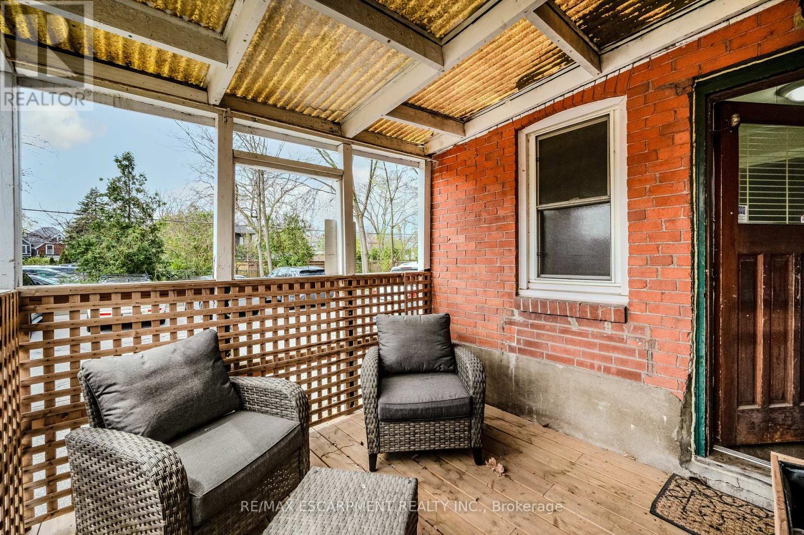 492 Locust Street Property Photo 10