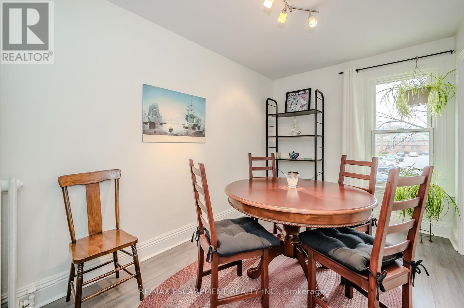 492 Locust Street Property Photo 20