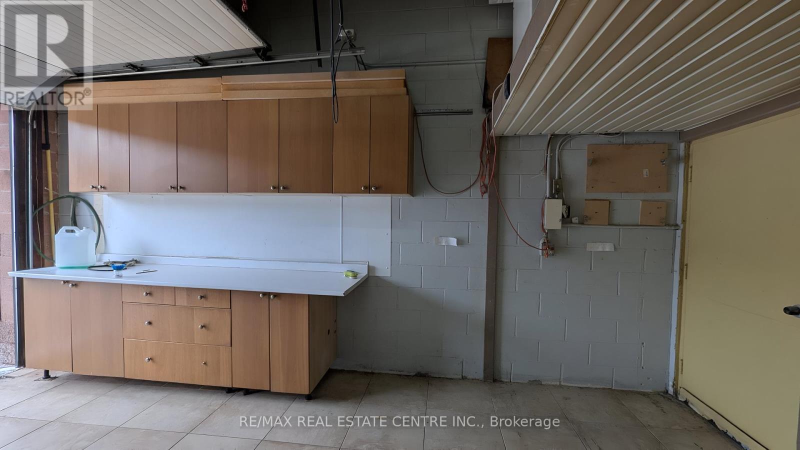 8 - 1662 Bonhill Road Property Photo 8
