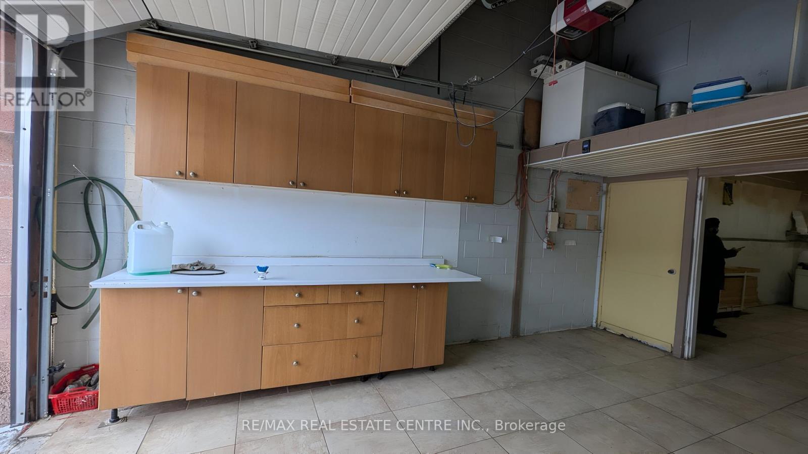 8 - 1662 Bonhill Road Property Photo 10