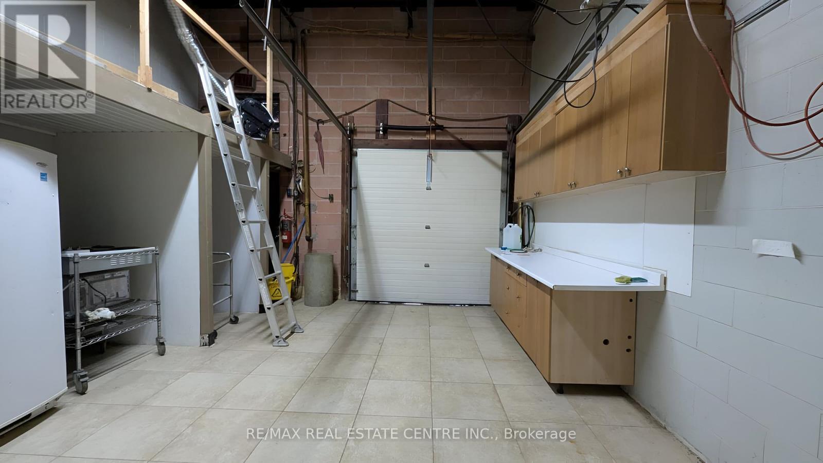 8 - 1662 Bonhill Road Property Photo 11