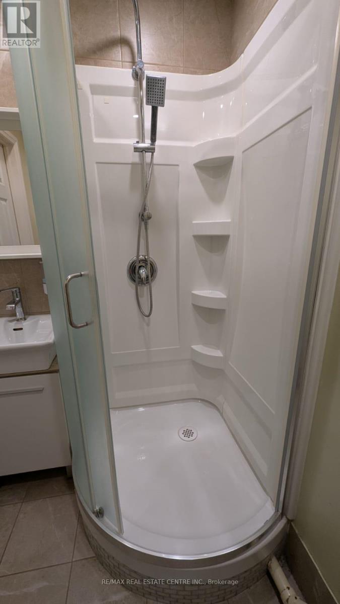 8 - 1662 Bonhill Road Property Photo 15
