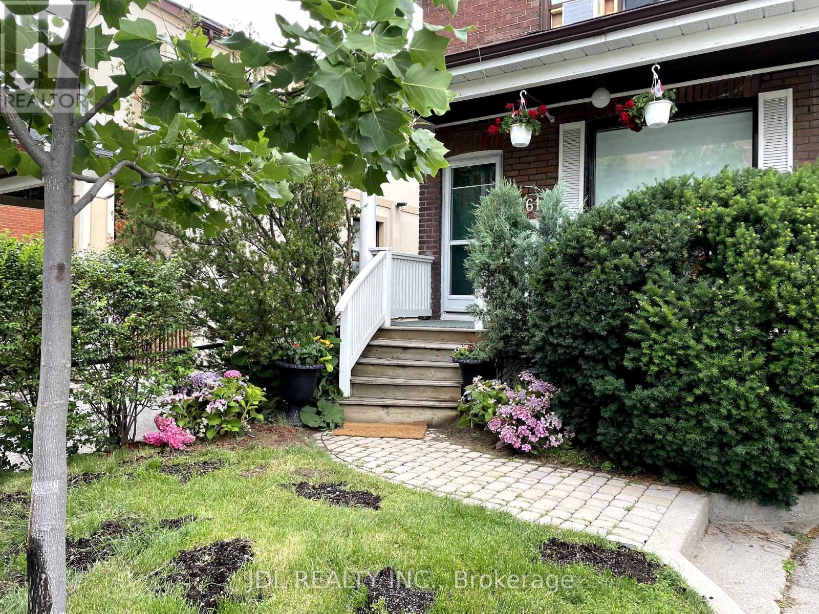 Unita - 61 Guestville Avenue Property Photo 1