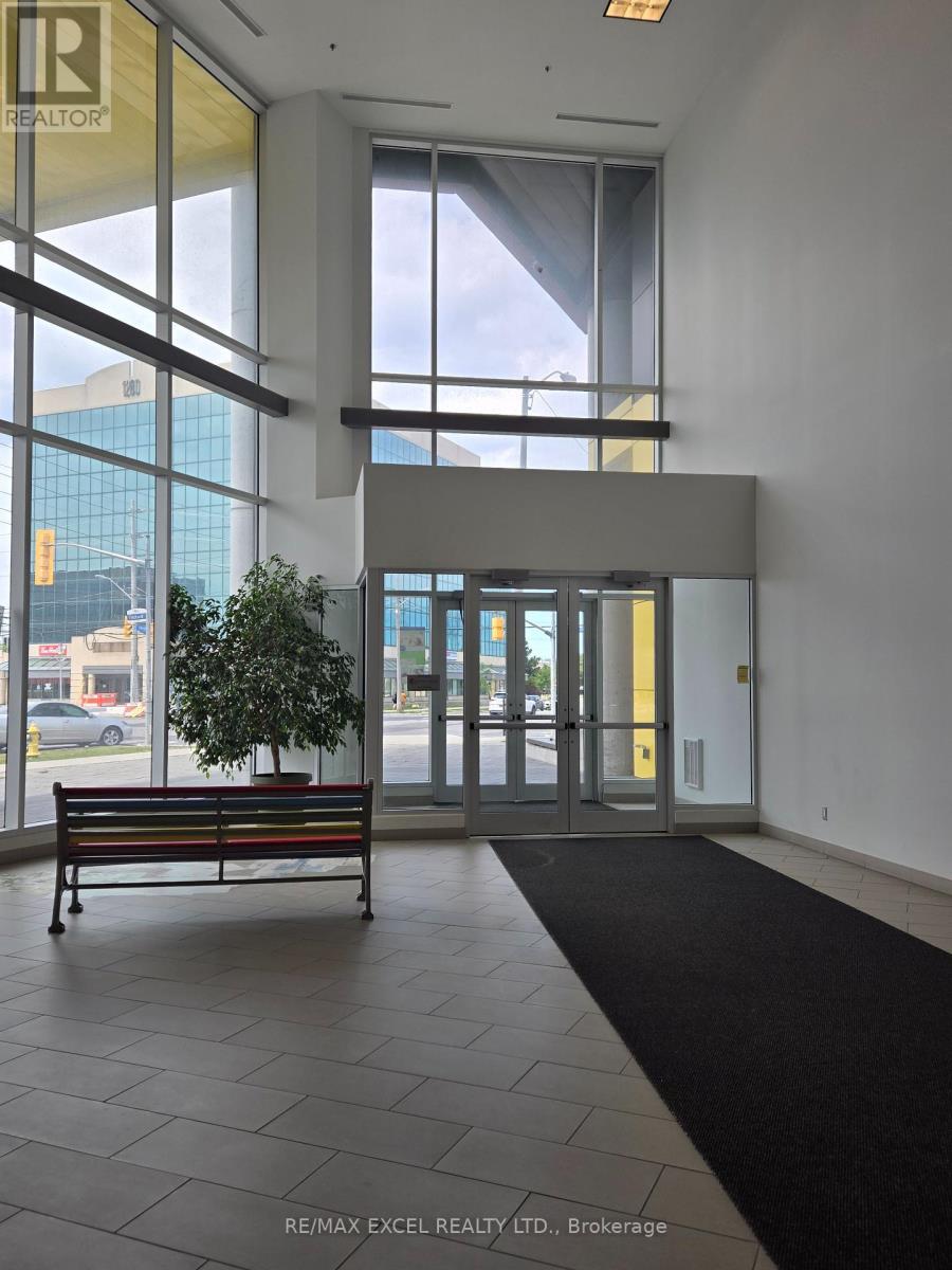 502 - 1275 Finch Avenue W Property Photo 3