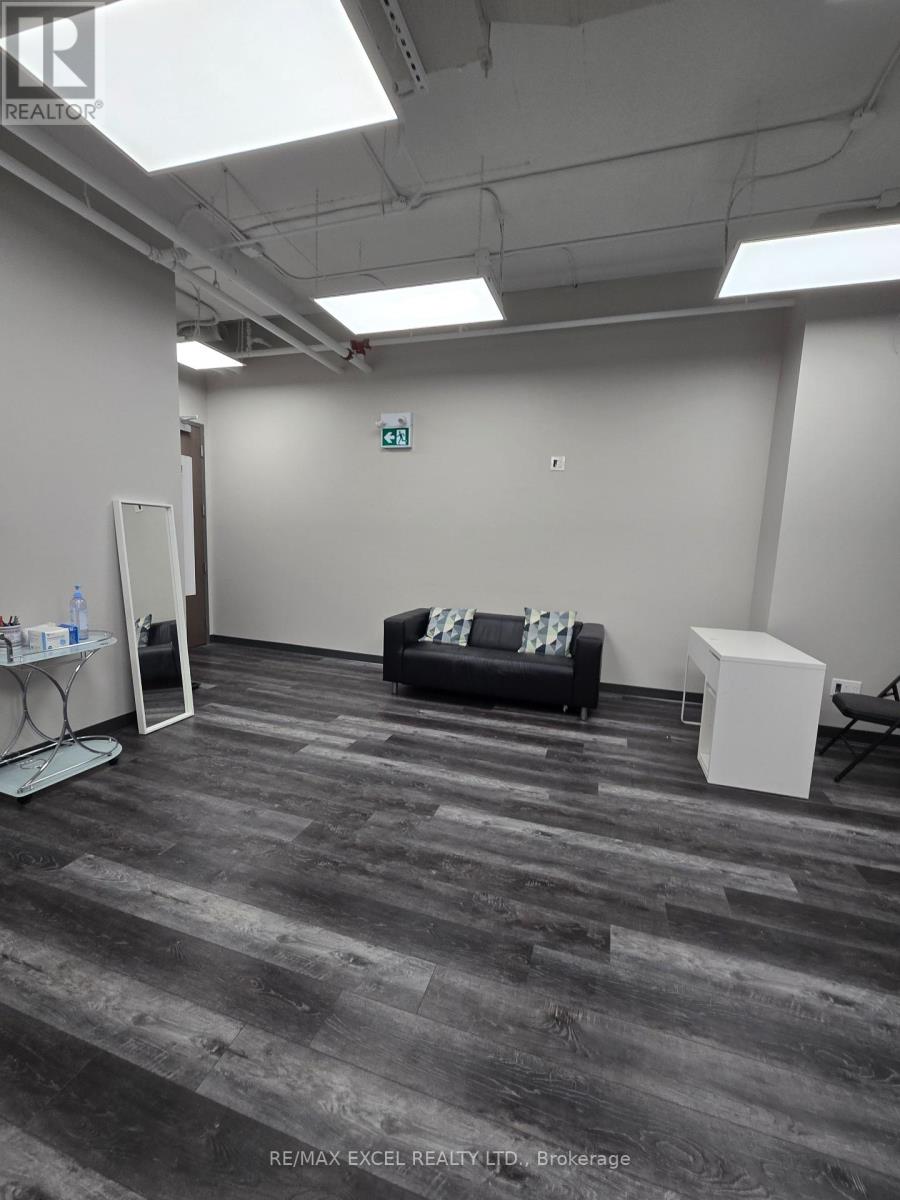 502 - 1275 Finch Avenue W Property Photo 10