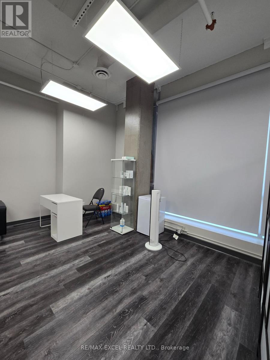 502 - 1275 Finch Avenue W Property Photo 11