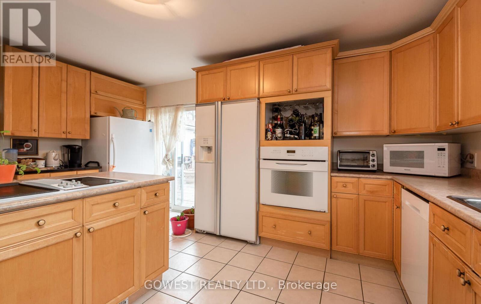 474 Browns Line Property Photo 14