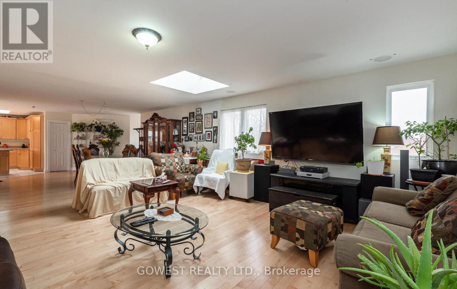 474 Browns Line Property Photo 16