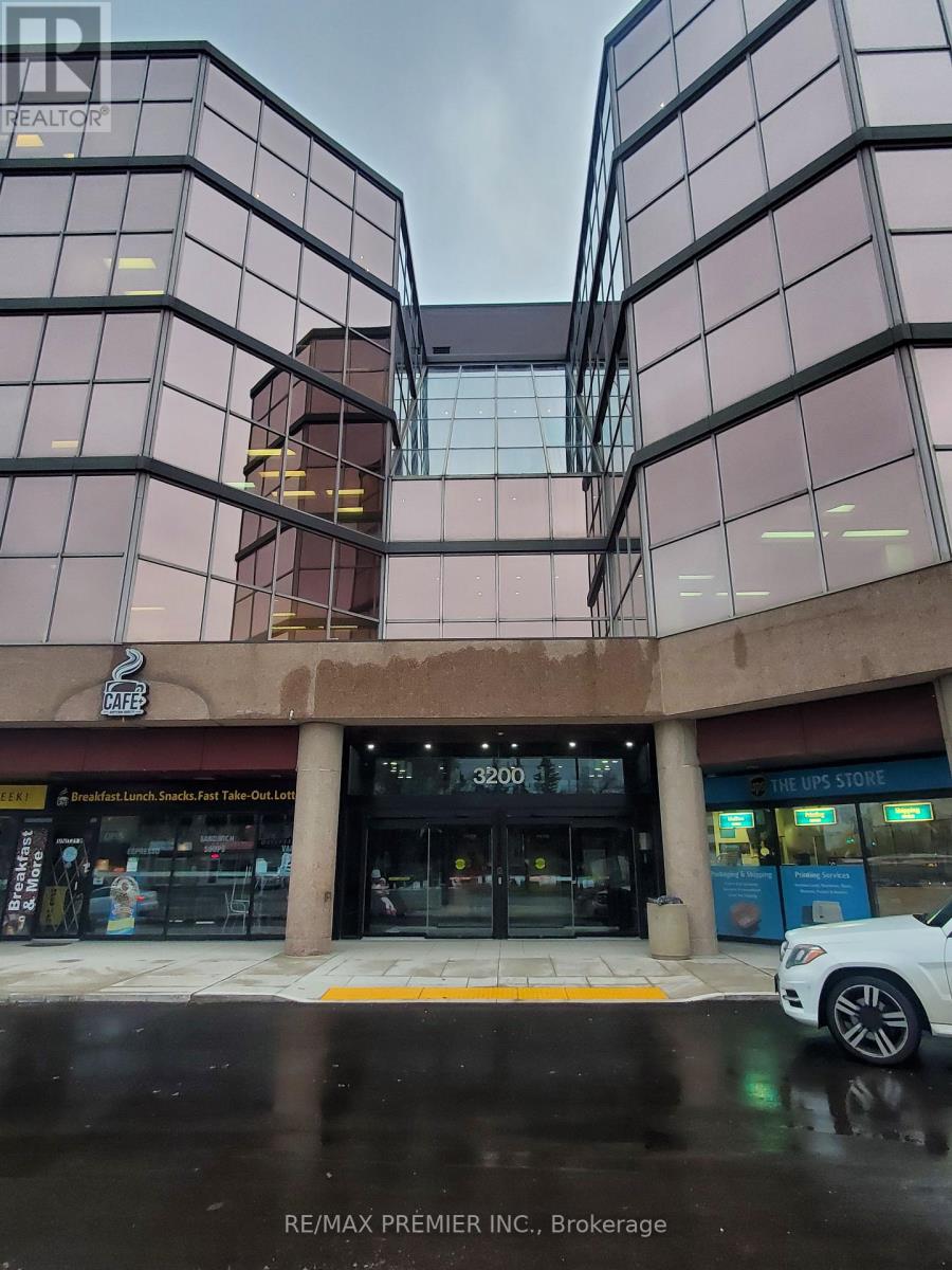 21 - 3200 Dufferin Street Property Photo 4