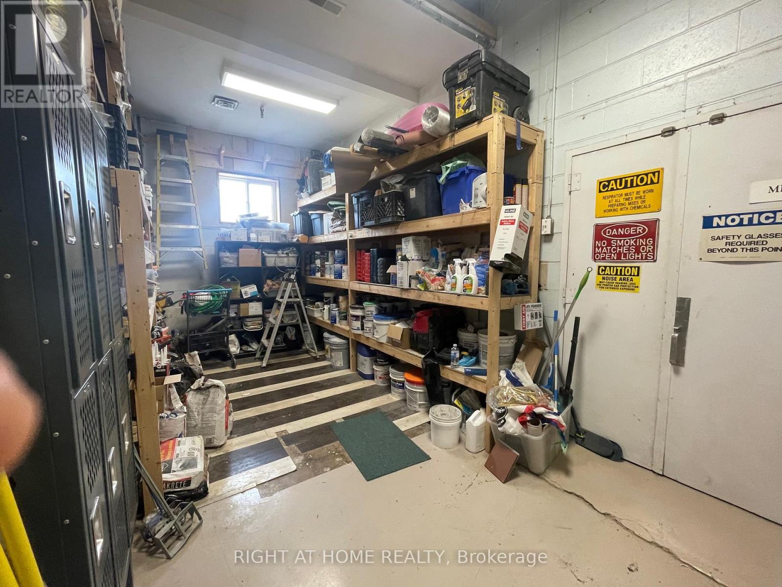 A & B - 30 Fordhouse Boulevard Property Photo 11