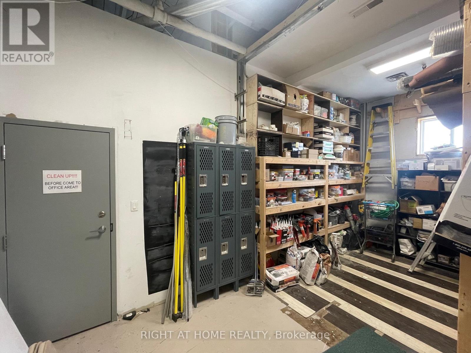 A & B - 30 Fordhouse Boulevard Property Photo 12