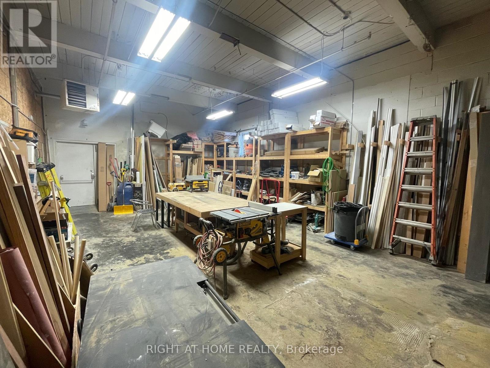 A & B - 30 Fordhouse Boulevard Property Photo 14