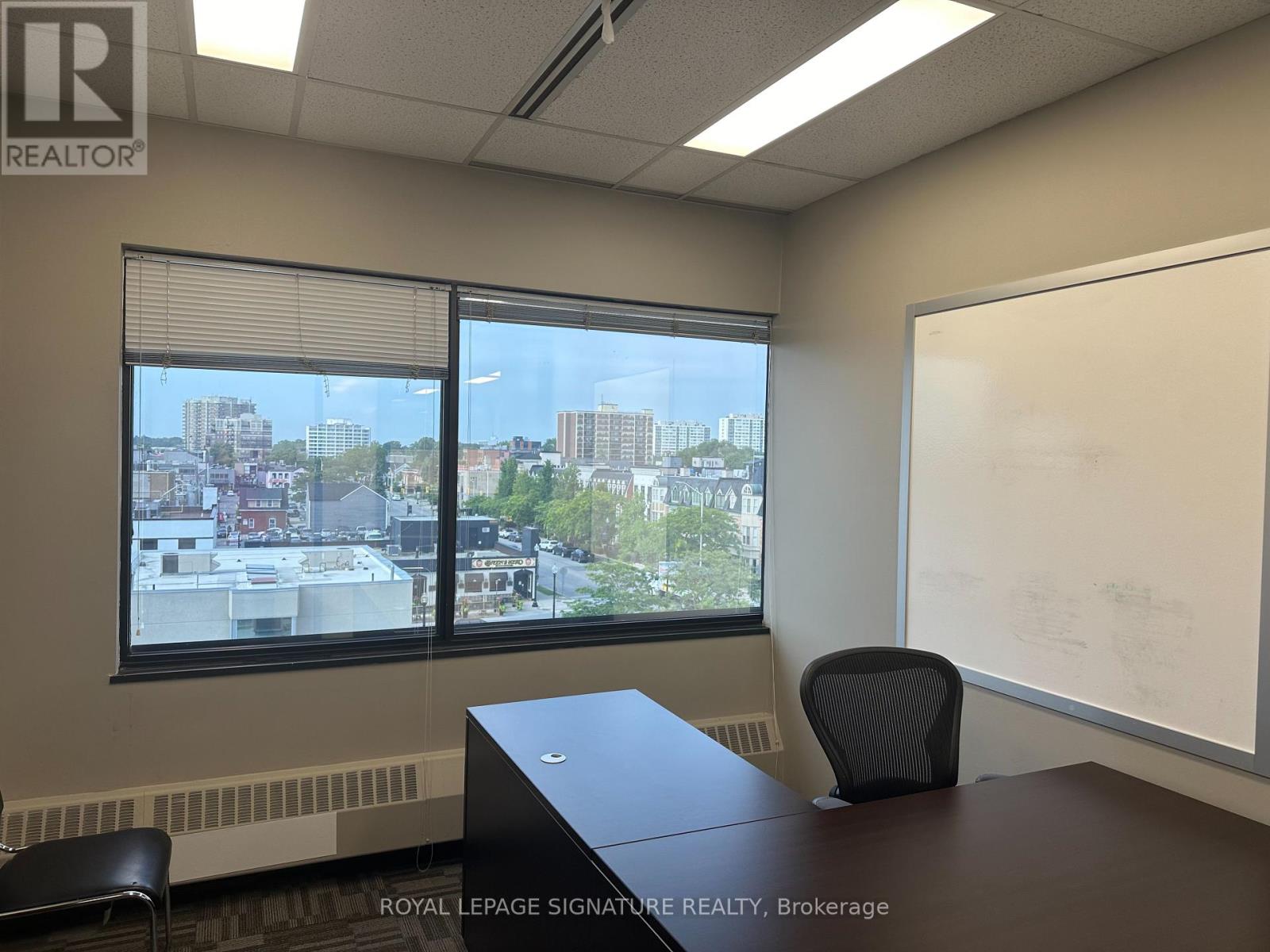 408 - 277 Lakeshore Road E Property Photo 7