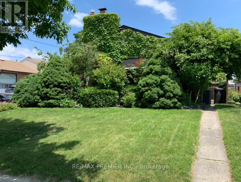 33 Pakenham Drive Property Photo 1