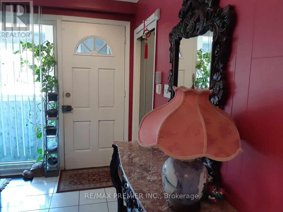 33 Pakenham Drive Property Photo 7