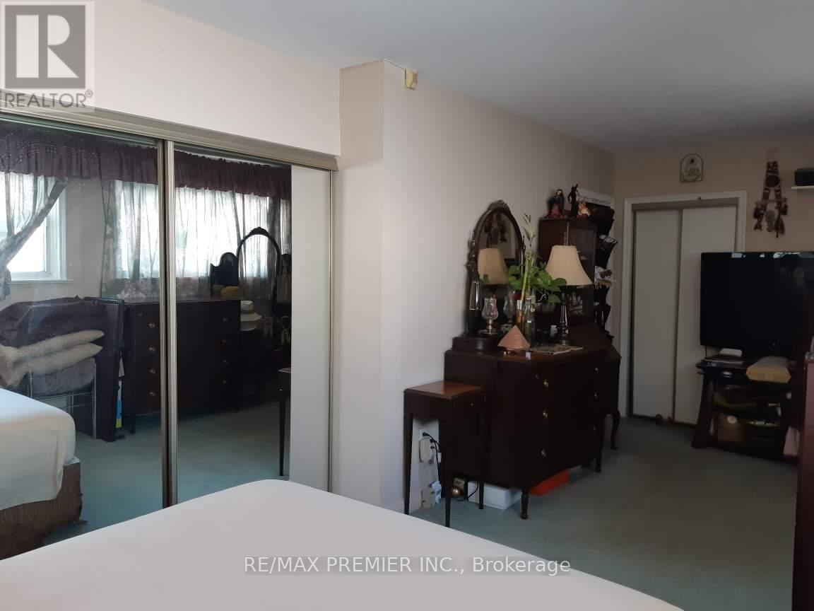 33 Pakenham Drive Property Photo 11