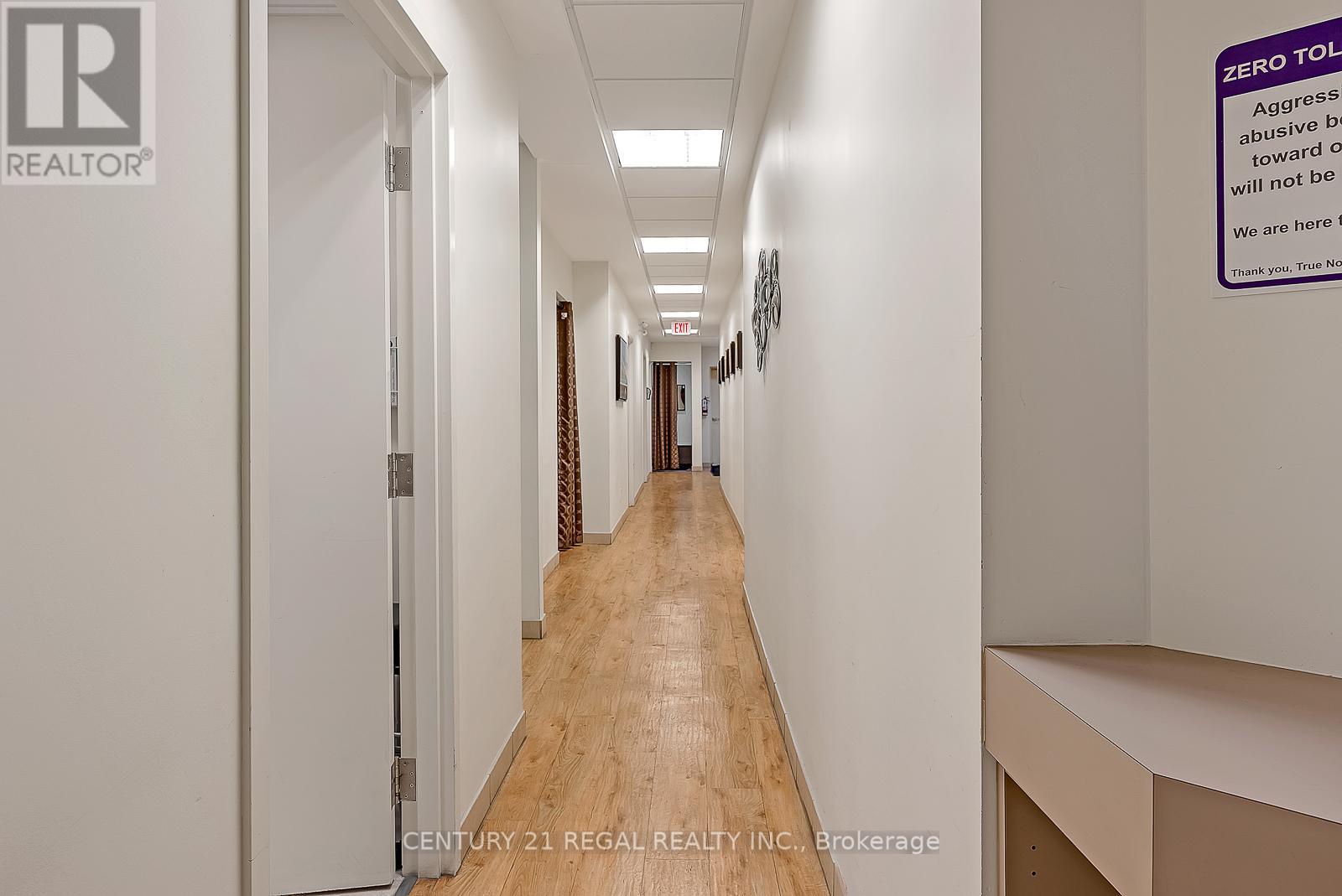 1560 Queen Street W Property Photo 17