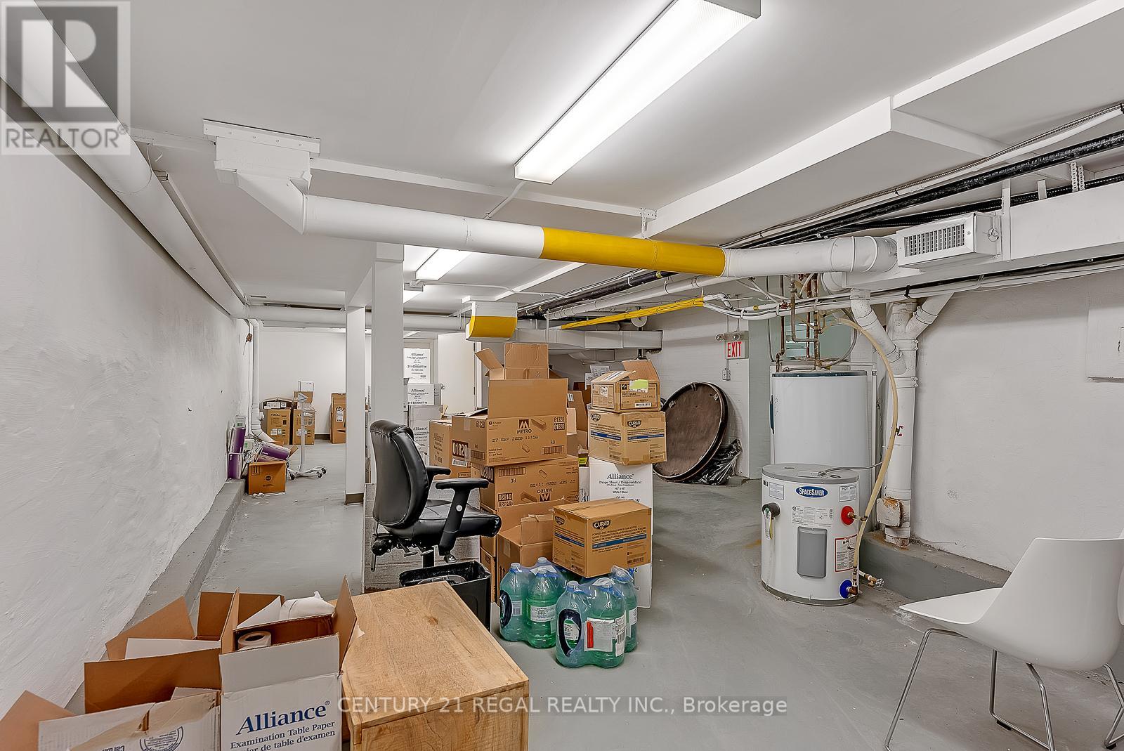 1560 Queen Street W Property Photo 33