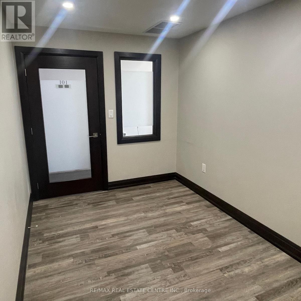 34 - 2565 Steeles Avenue E Property Photo 7