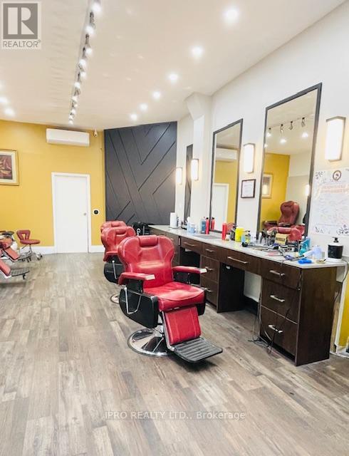 1568 Bloor Street W Property Photo 7