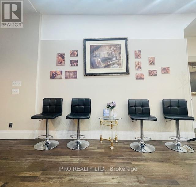 1568 Bloor Street W Property Photo 9