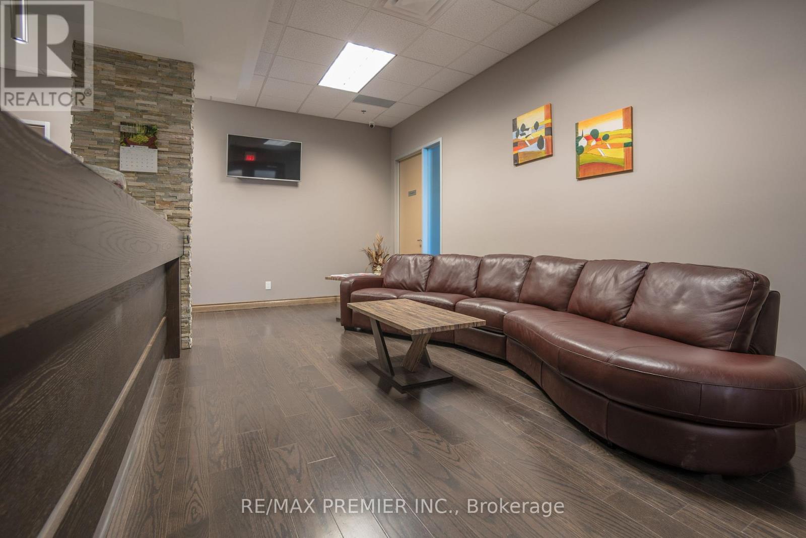 201-u - 1300 Cornwall Road Property Photo 7