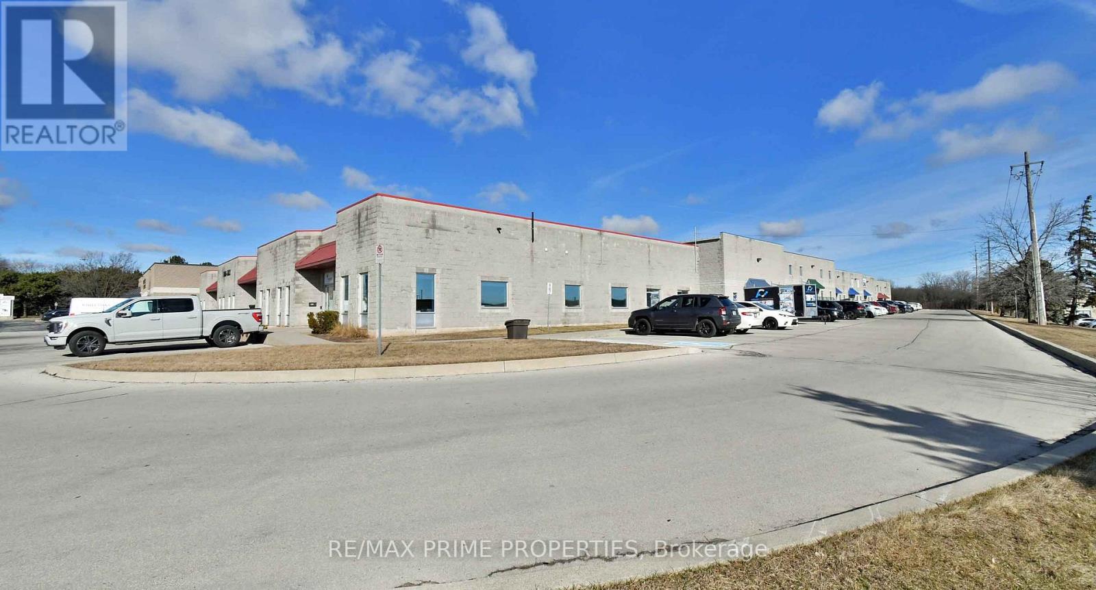 5010 South Service Road Property Photo 2