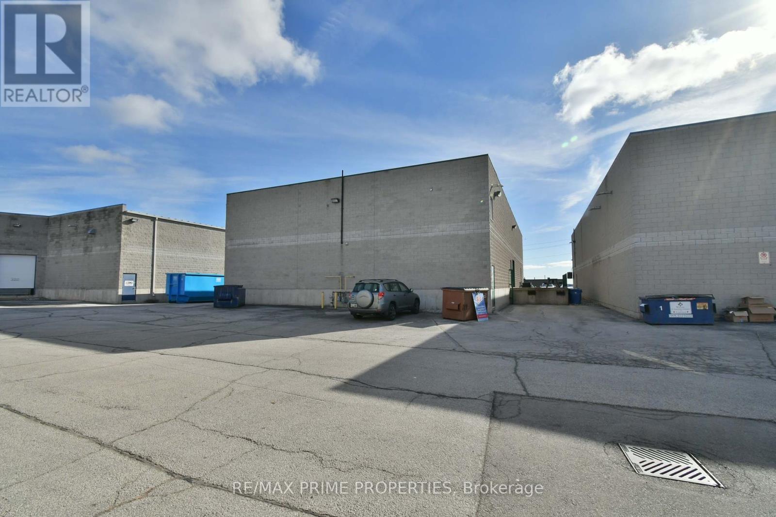 5010 South Service Road Property Photo 6