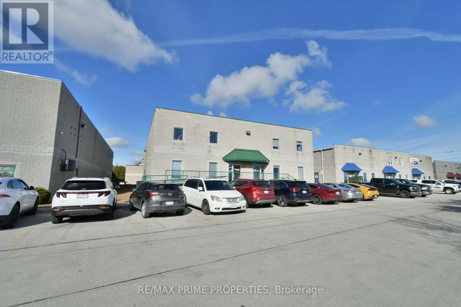 5010 South Service Road Property Photo 7