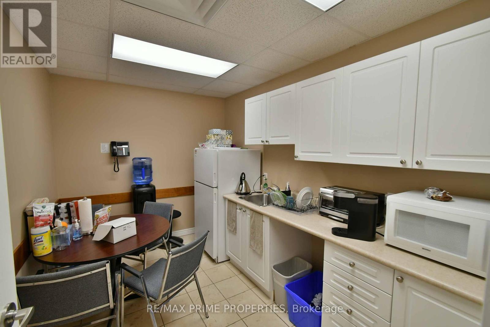 5010 South Service Road Property Photo 18