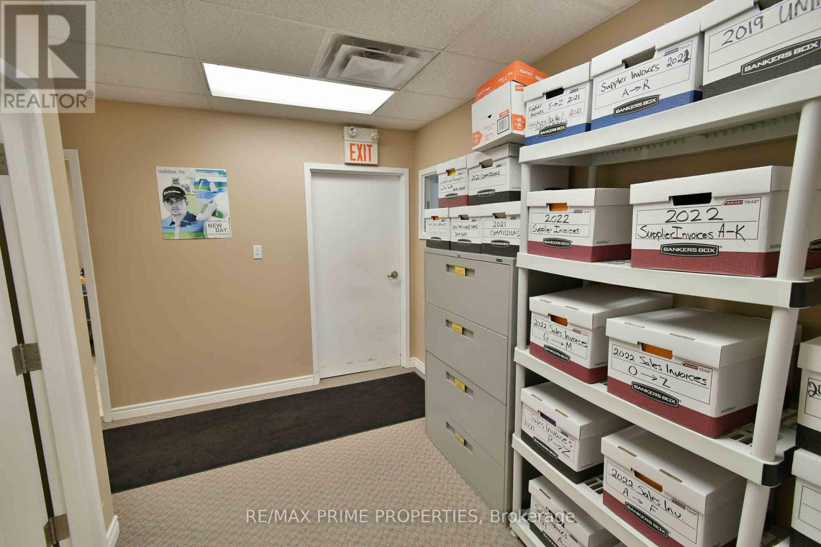 5010 South Service Road Property Photo 21