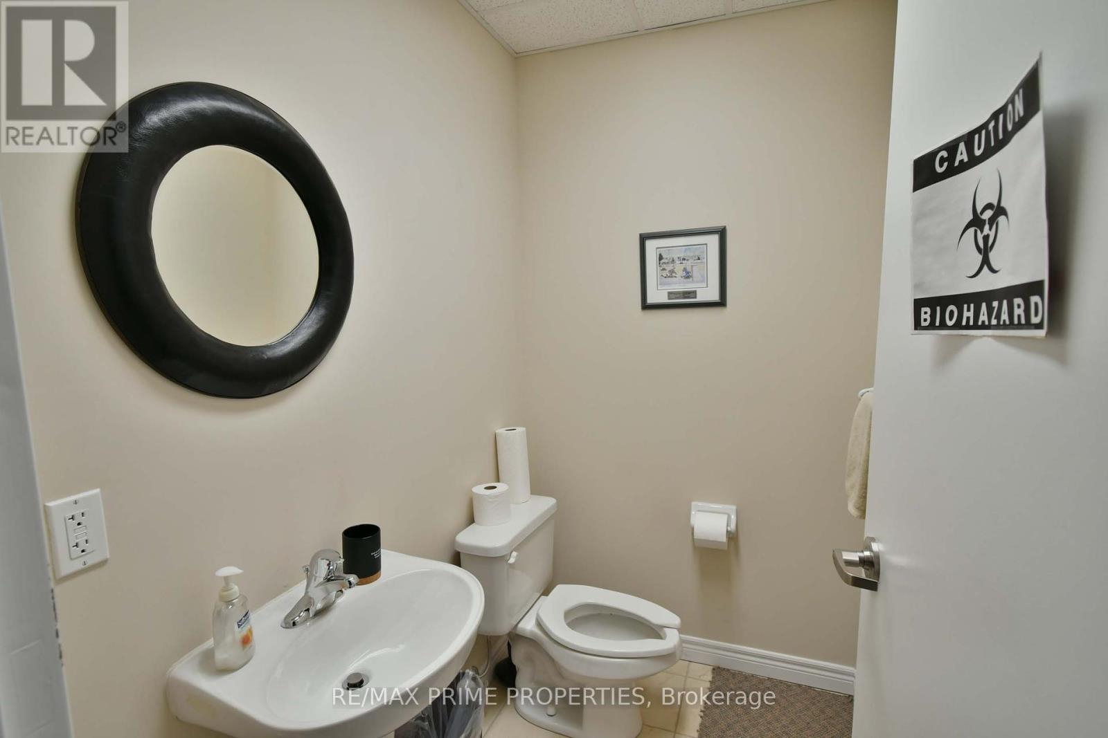 5010 South Service Road Property Photo 27