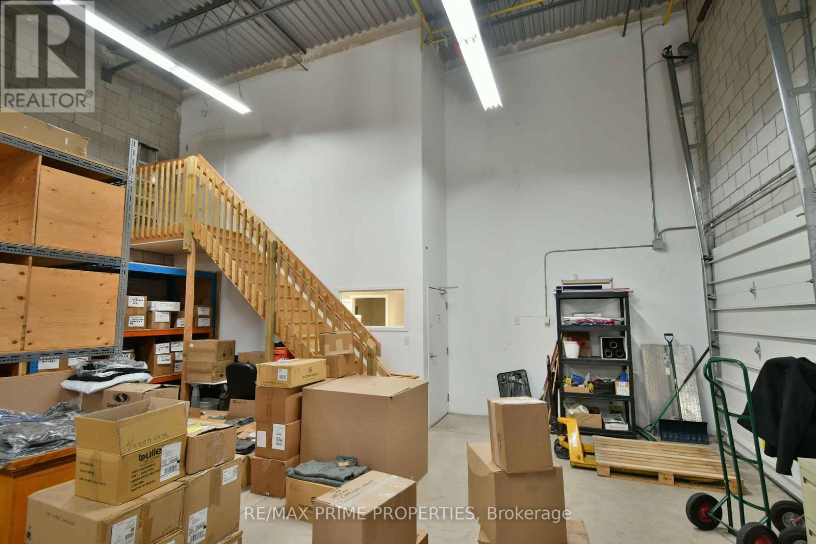 5010 South Service Road Property Photo 31