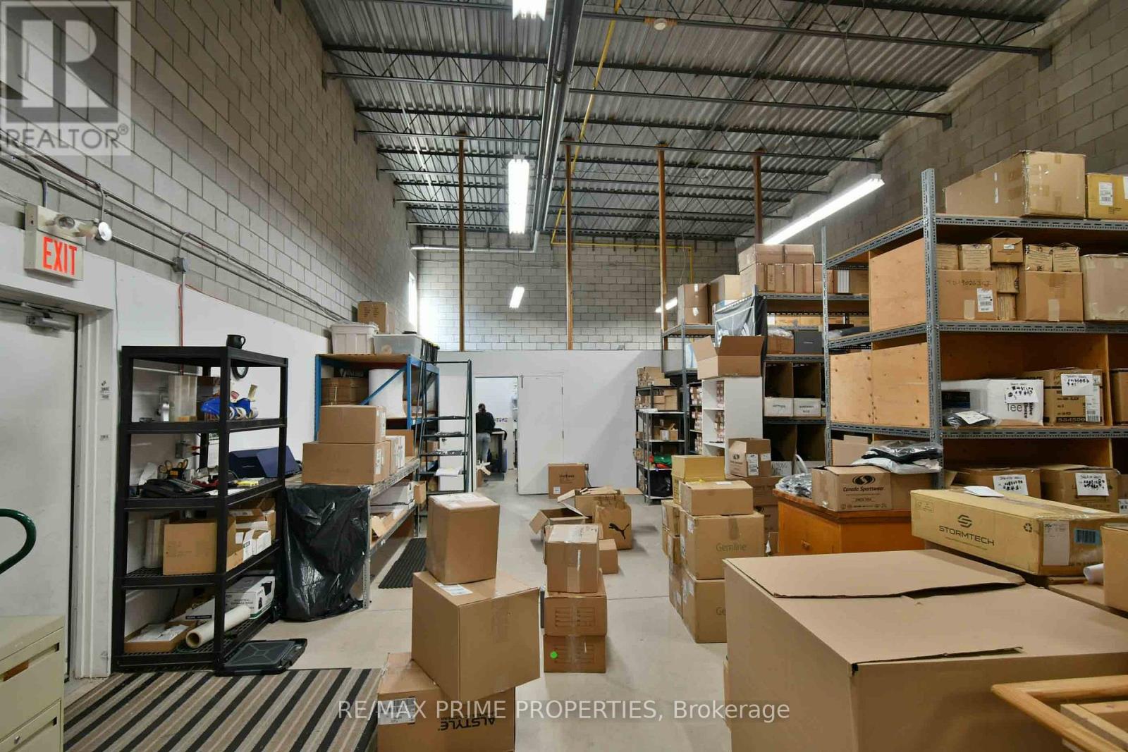 5010 South Service Road Property Photo 32