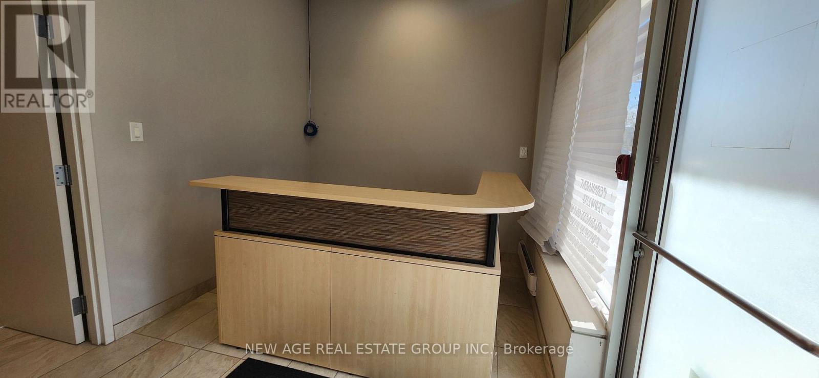 106 - 1065 Canadian Place Property Photo 3