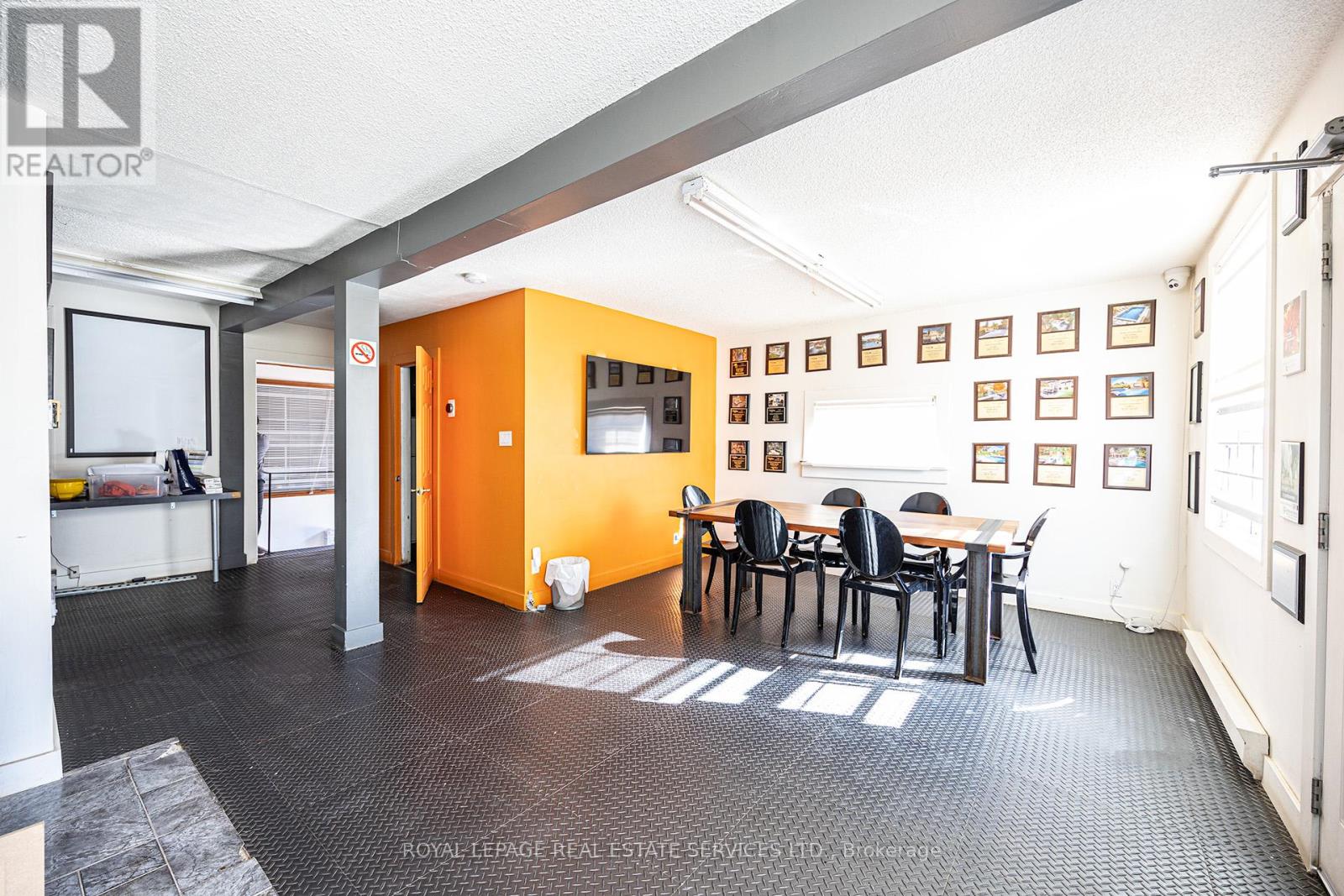 137 Thirtieth Street Property Photo 2