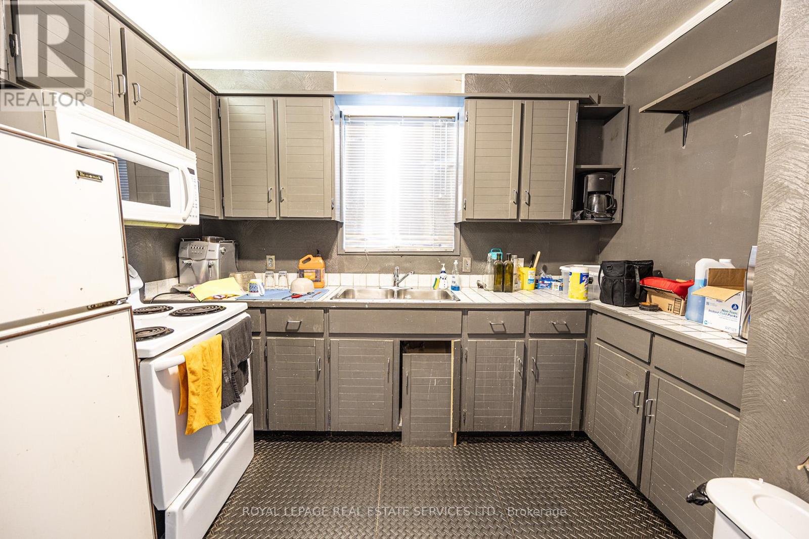 137 Thirtieth Street Property Photo 4
