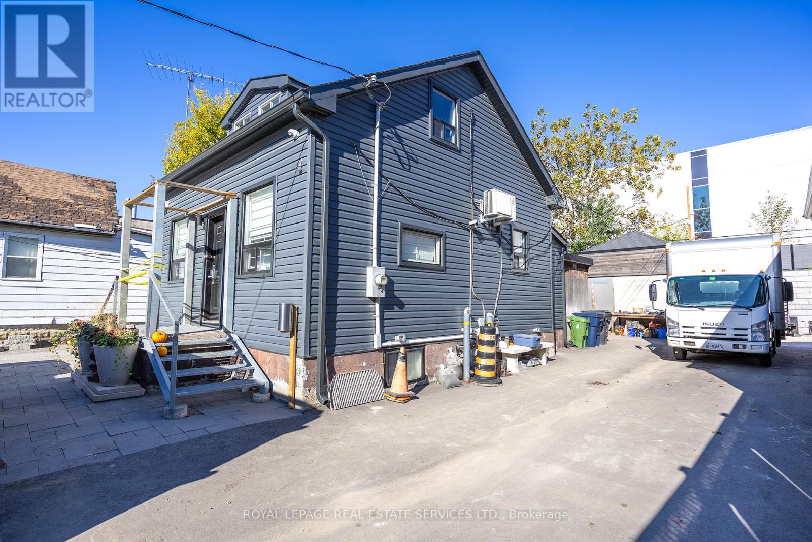 137 Thirtieth Street Property Photo 20