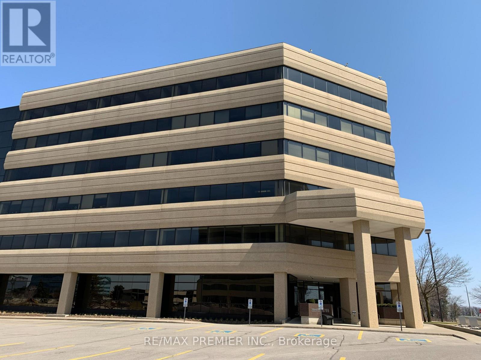700-42 - 6733 Mississauga Road Property Photo 1