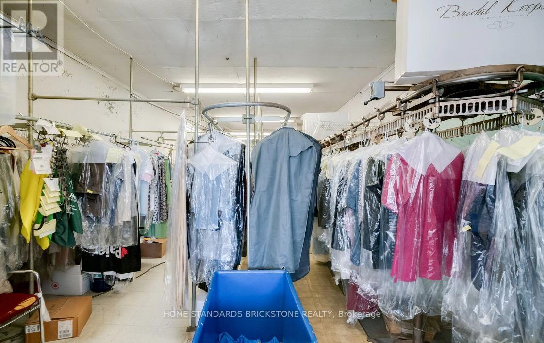 3834a Bloor Street W Property Photo 1