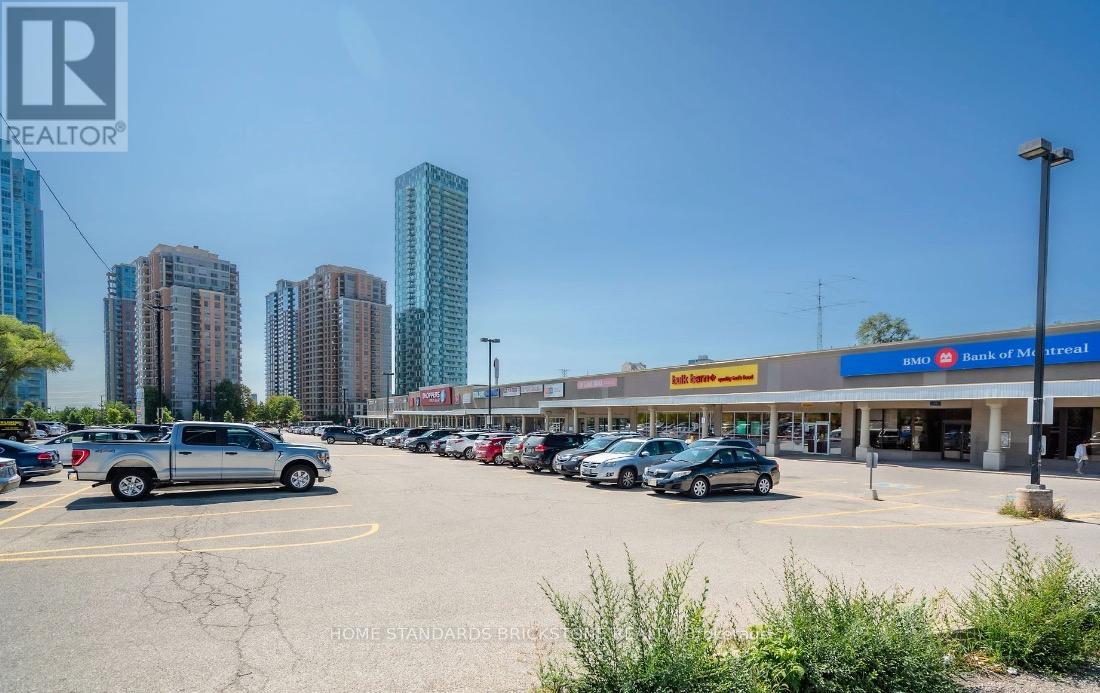 3834a Bloor Street W Property Photo 8
