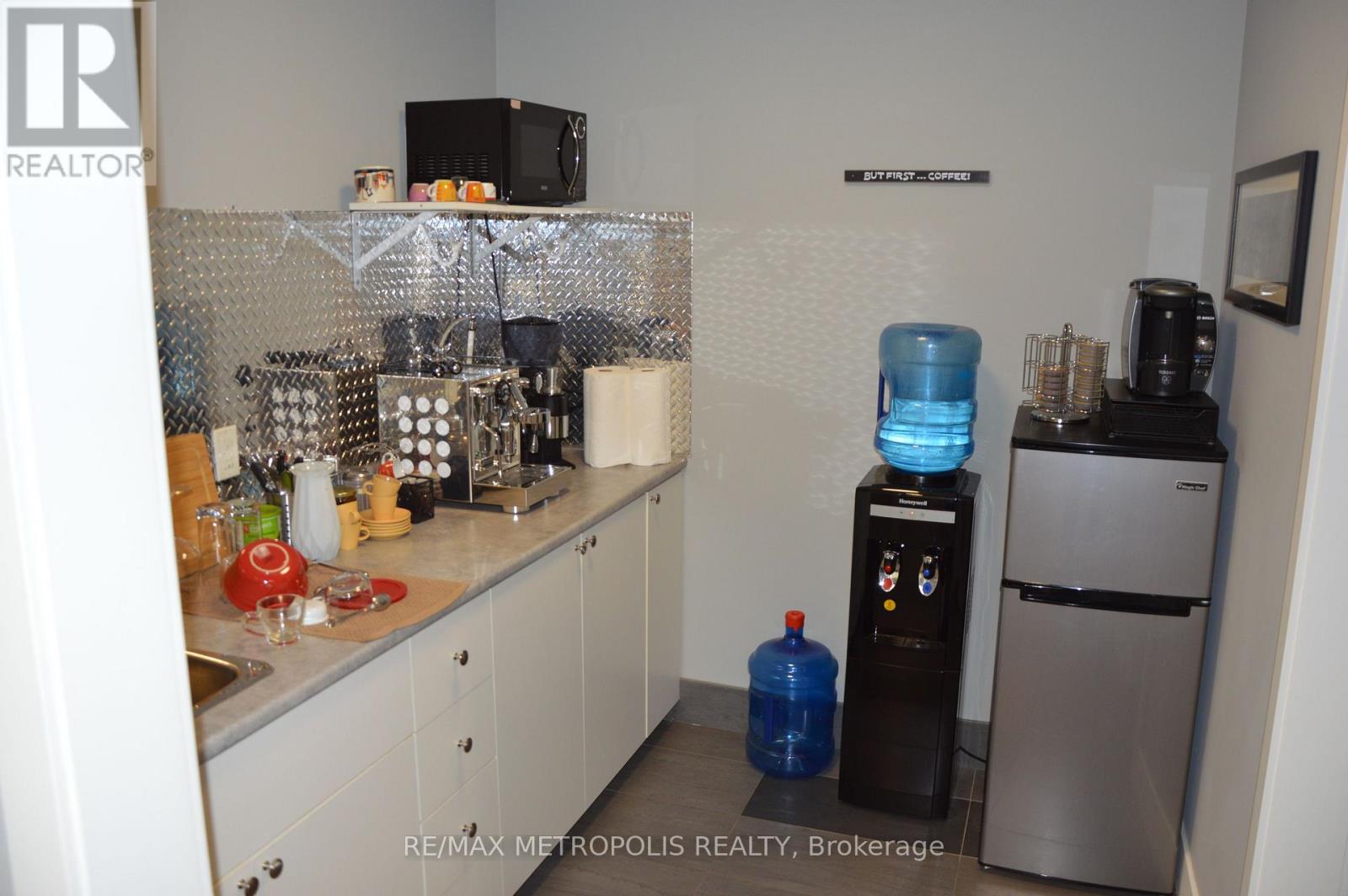 151 Parr Boulevard Property Photo 23