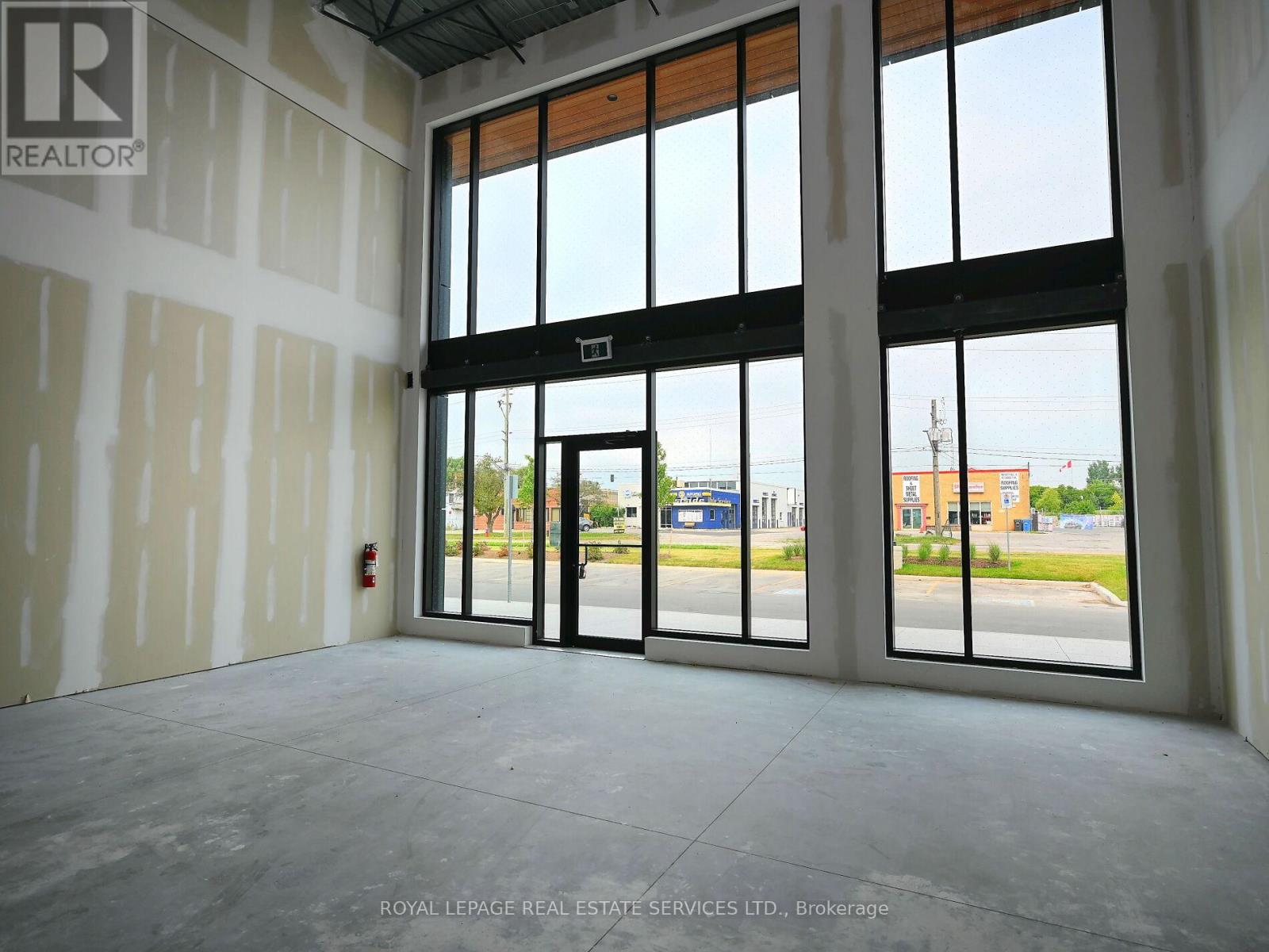 3 - 530 Speers Road Property Photo 15